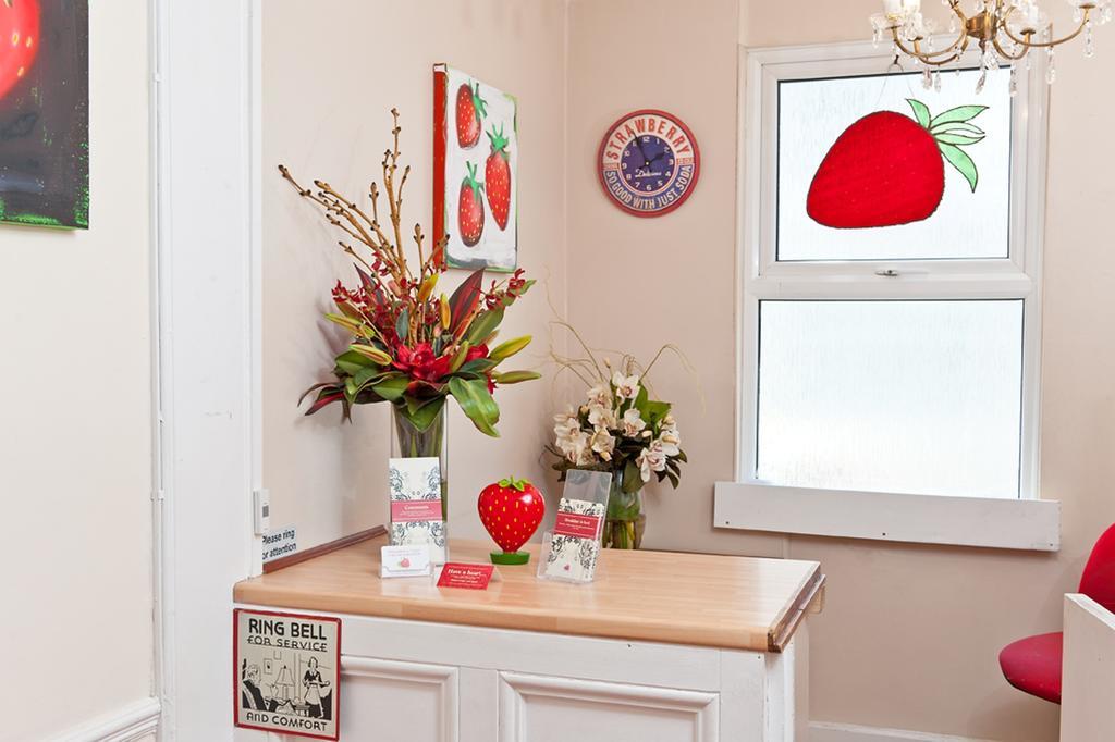 Hotel Strawberry Fields Hove Esterno foto