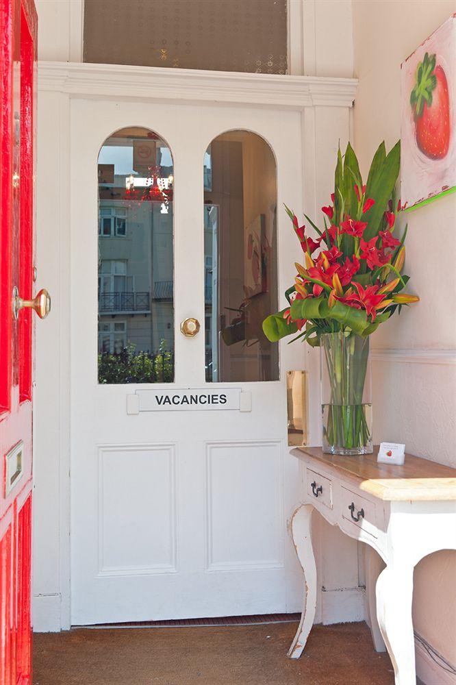 Hotel Strawberry Fields Hove Esterno foto