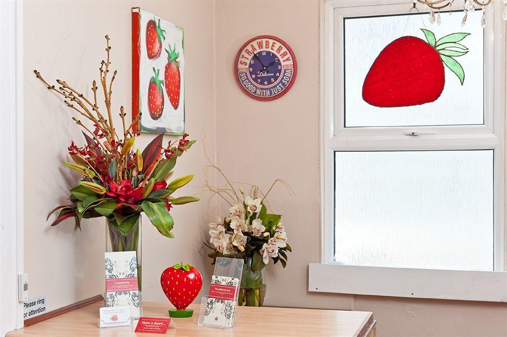 Hotel Strawberry Fields Hove Esterno foto