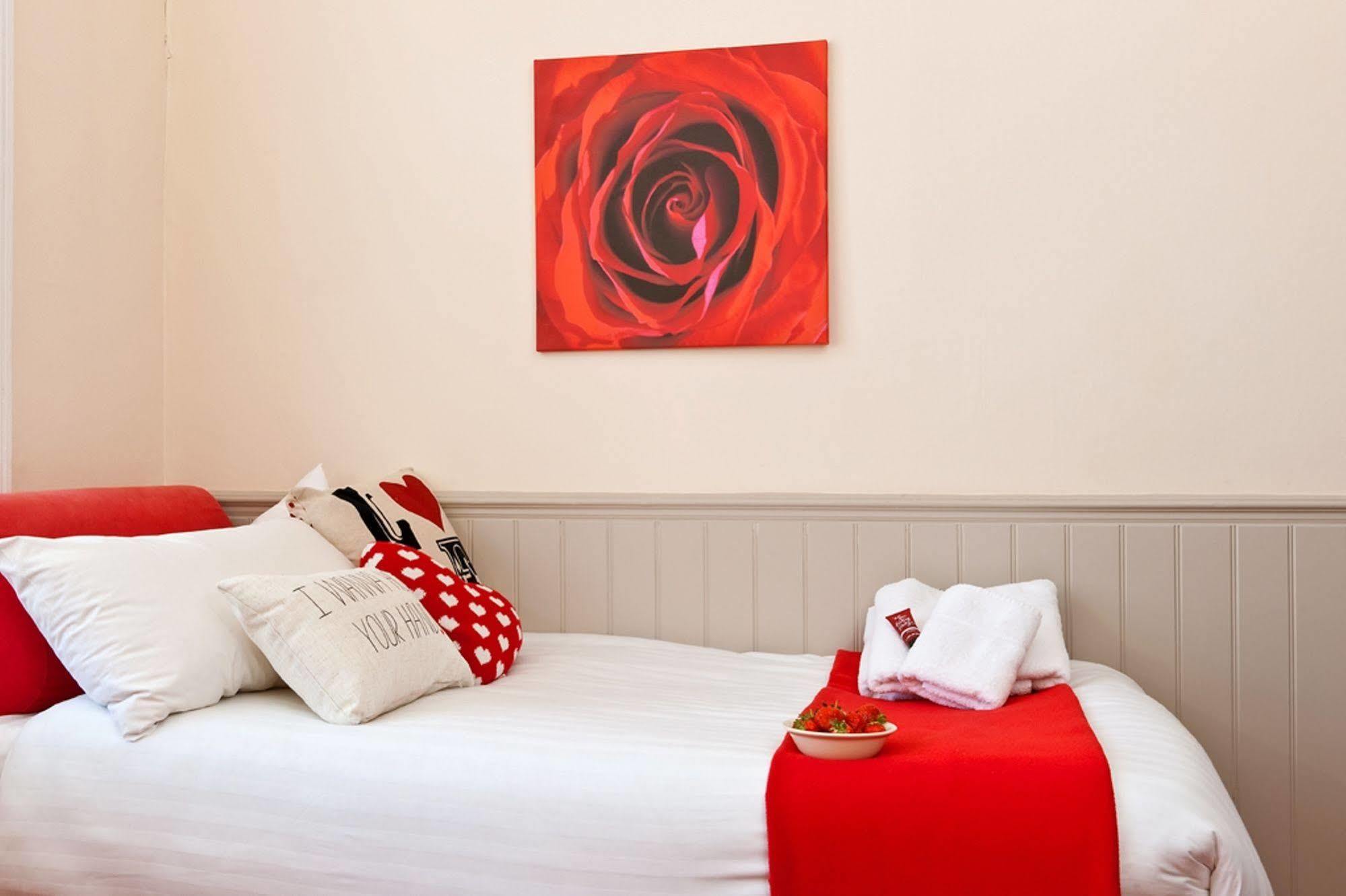 Hotel Strawberry Fields Hove Esterno foto